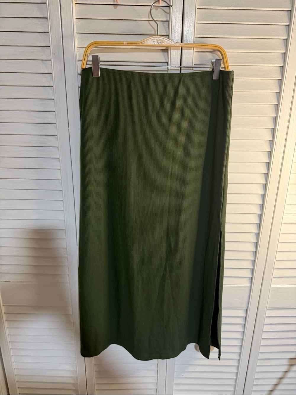 American Eagle Outfitters Olive Green Ribbed Midi Skirt